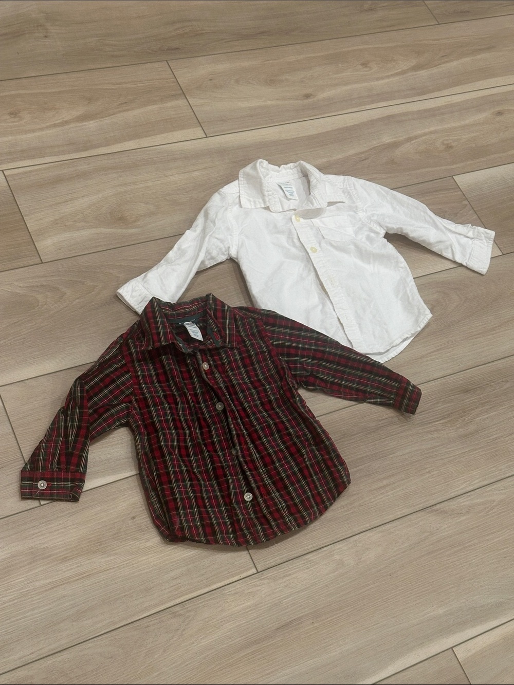 Boys Wonderkids Brand 18m Red & Green Plaid Button-Down & White Dress Shirt Set